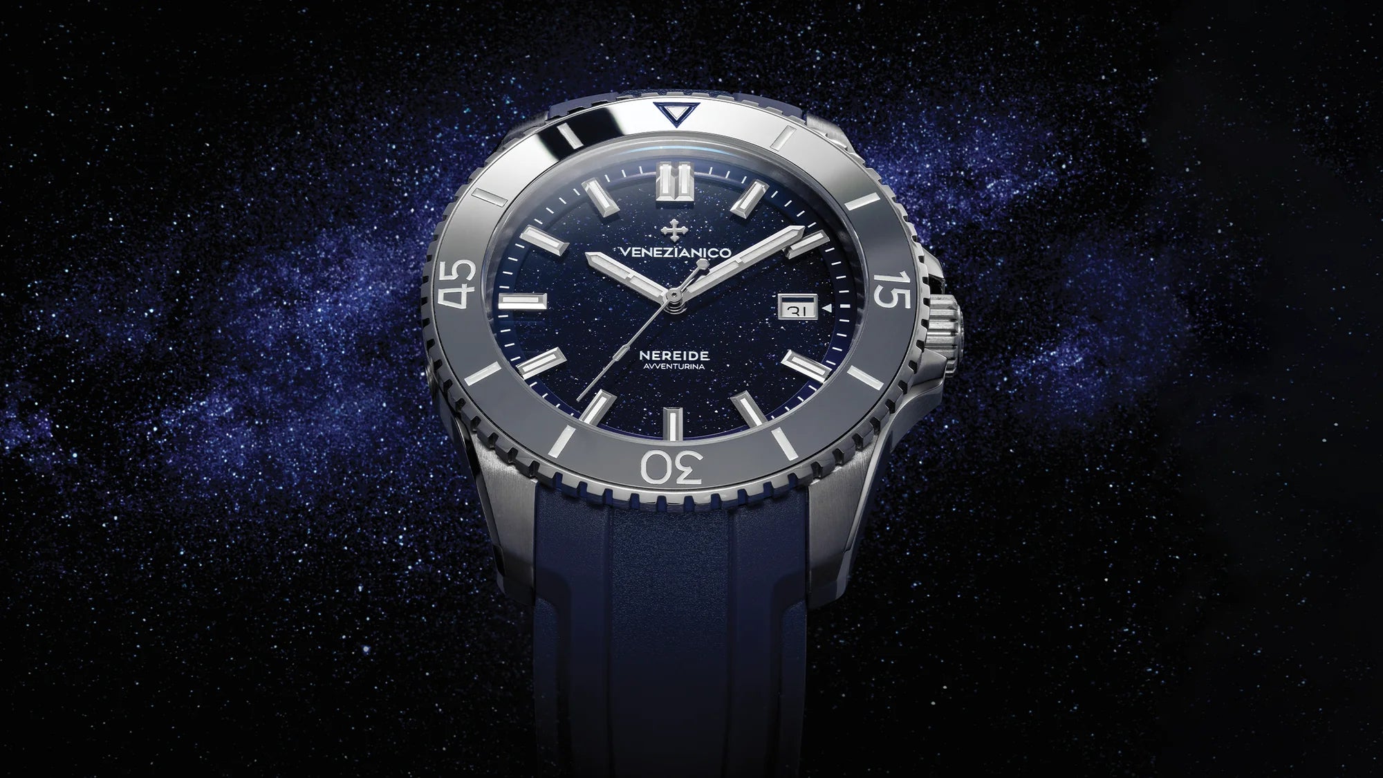 nereide avventurina con sfondo cielo stellato