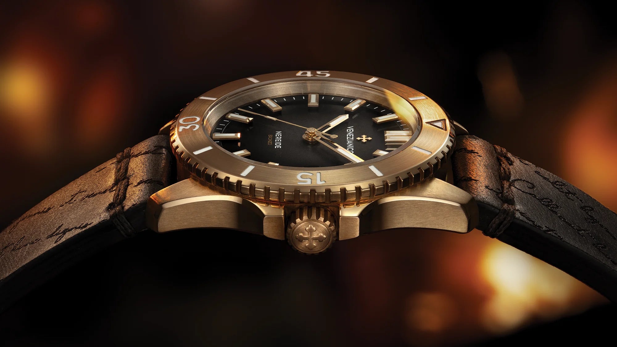 provilo nereide bronzo con cinturino in cuoio inciso