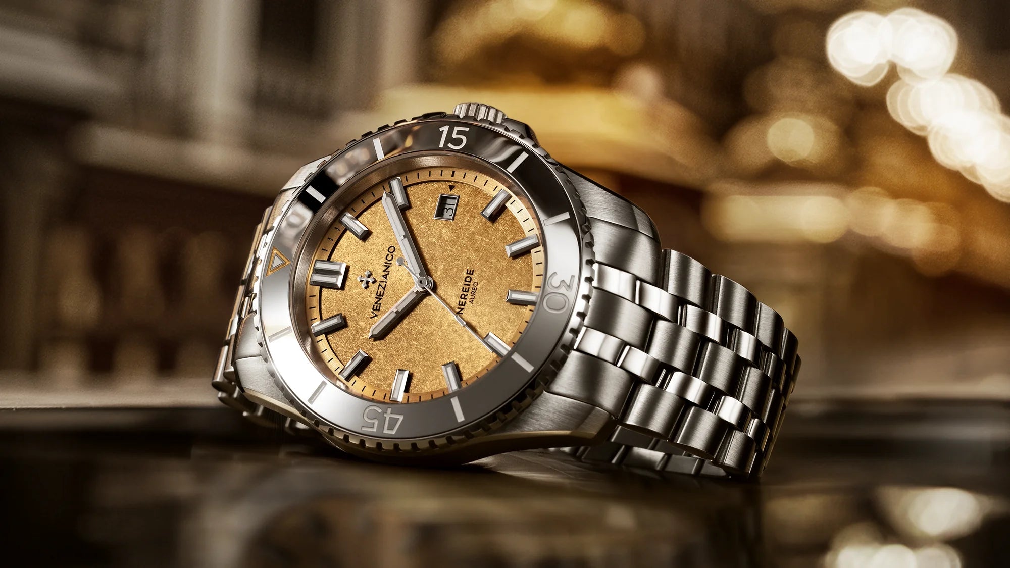 venezianico nereide aureo con sfondo basilica del redentore dettagli oro