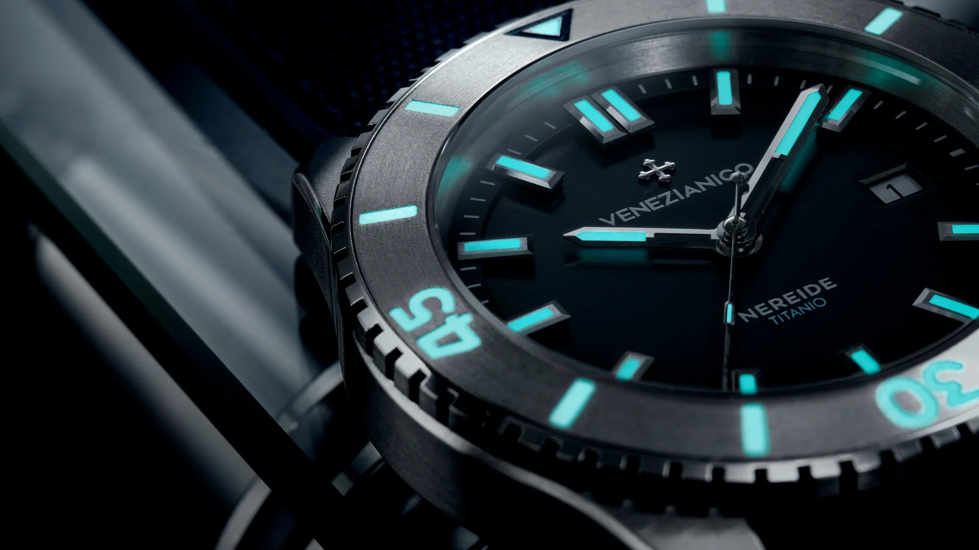 nereide di notte con pigmento superluminova