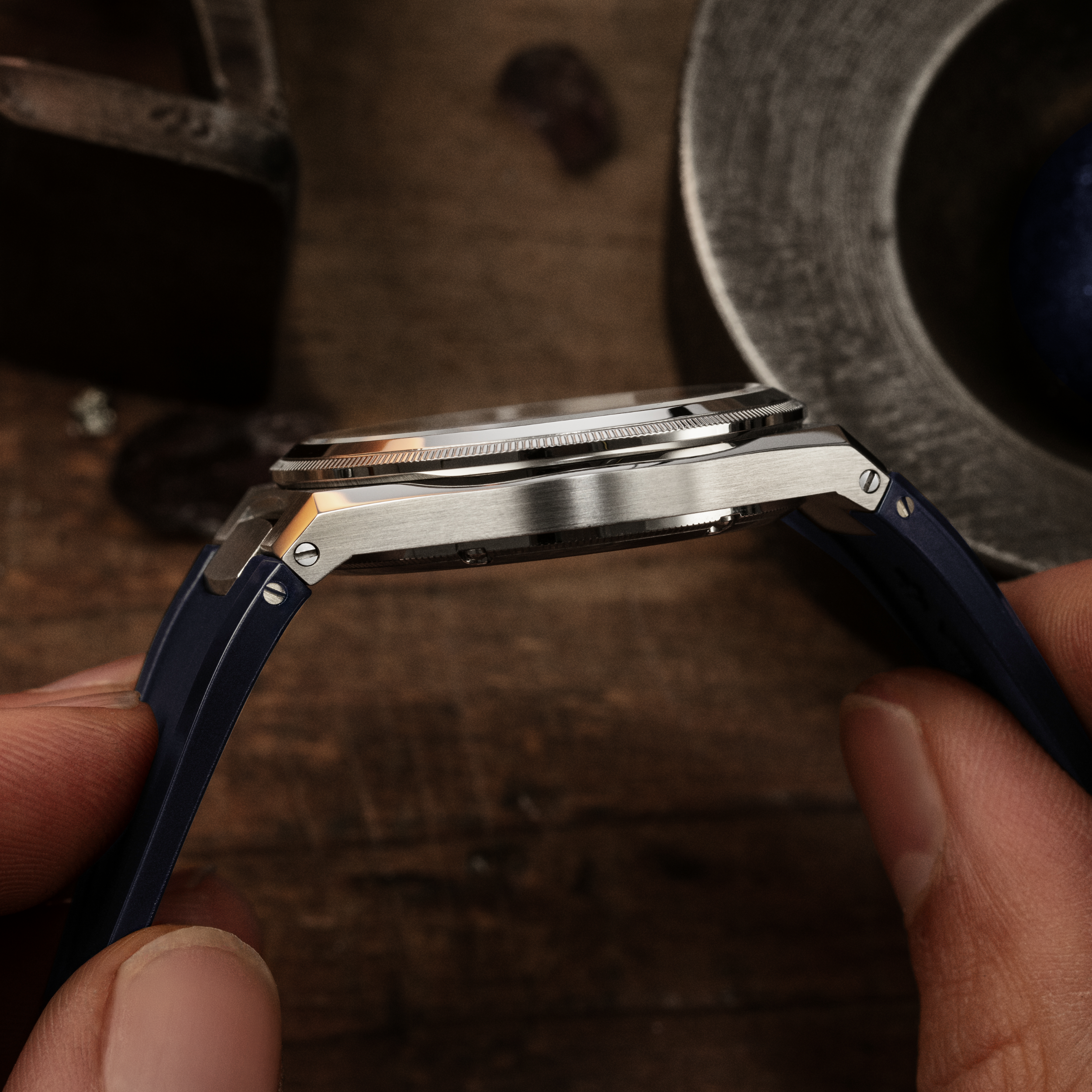 dettaglio laterale redentore avventurina che mostra lo spessore