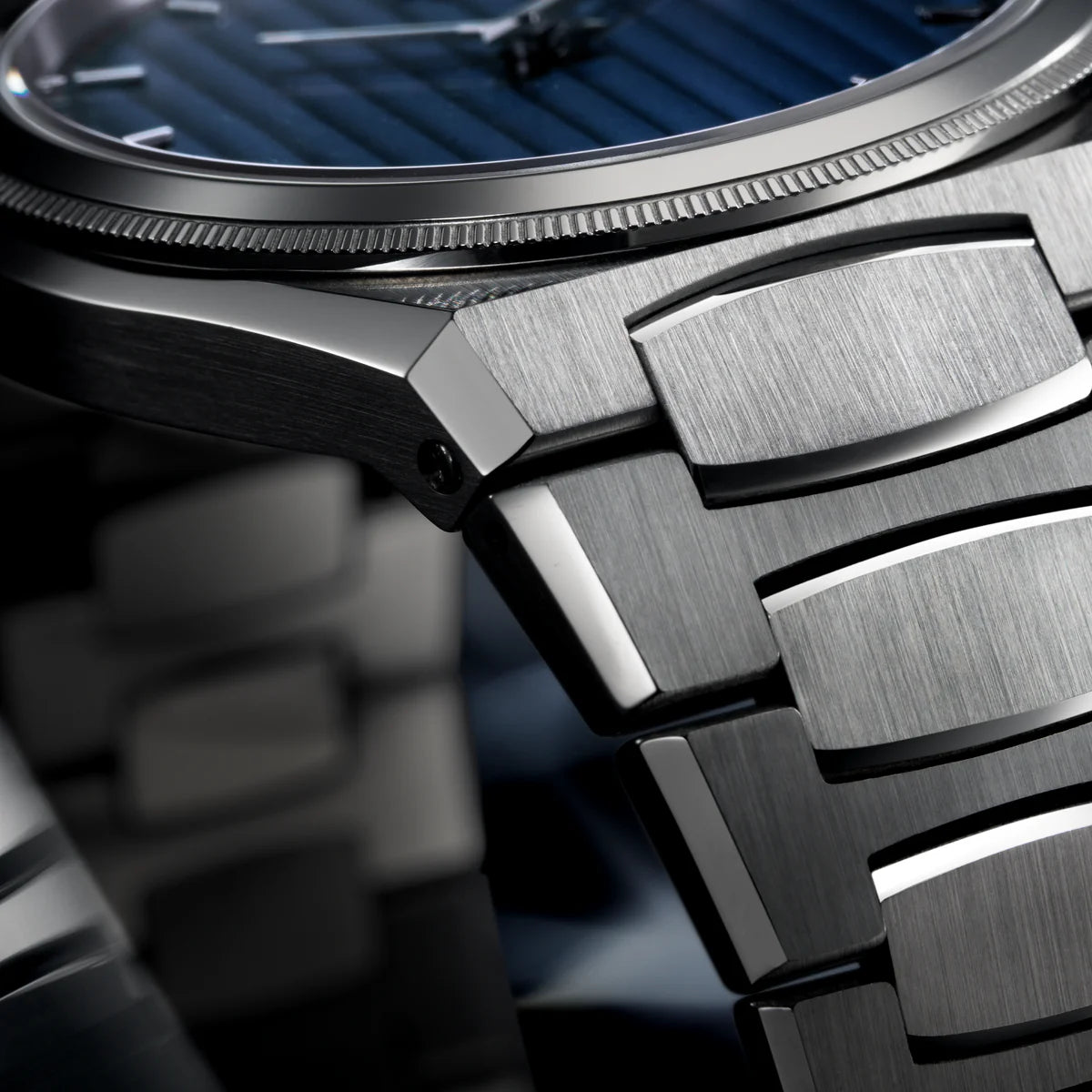 dettaglio finiture venezianico arsenale con bracciale canova concept