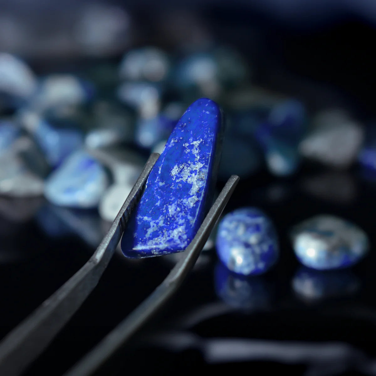 pietra preziosa lapislazzuli blu