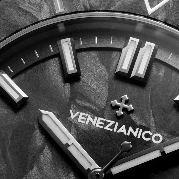 dettaglio quadrante venezianico nereide carbonio