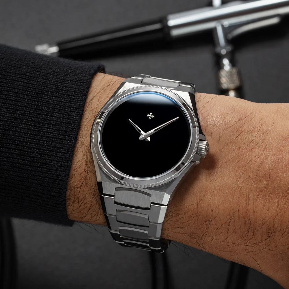 arsneale ultrablack con bracciale canova concept indossato