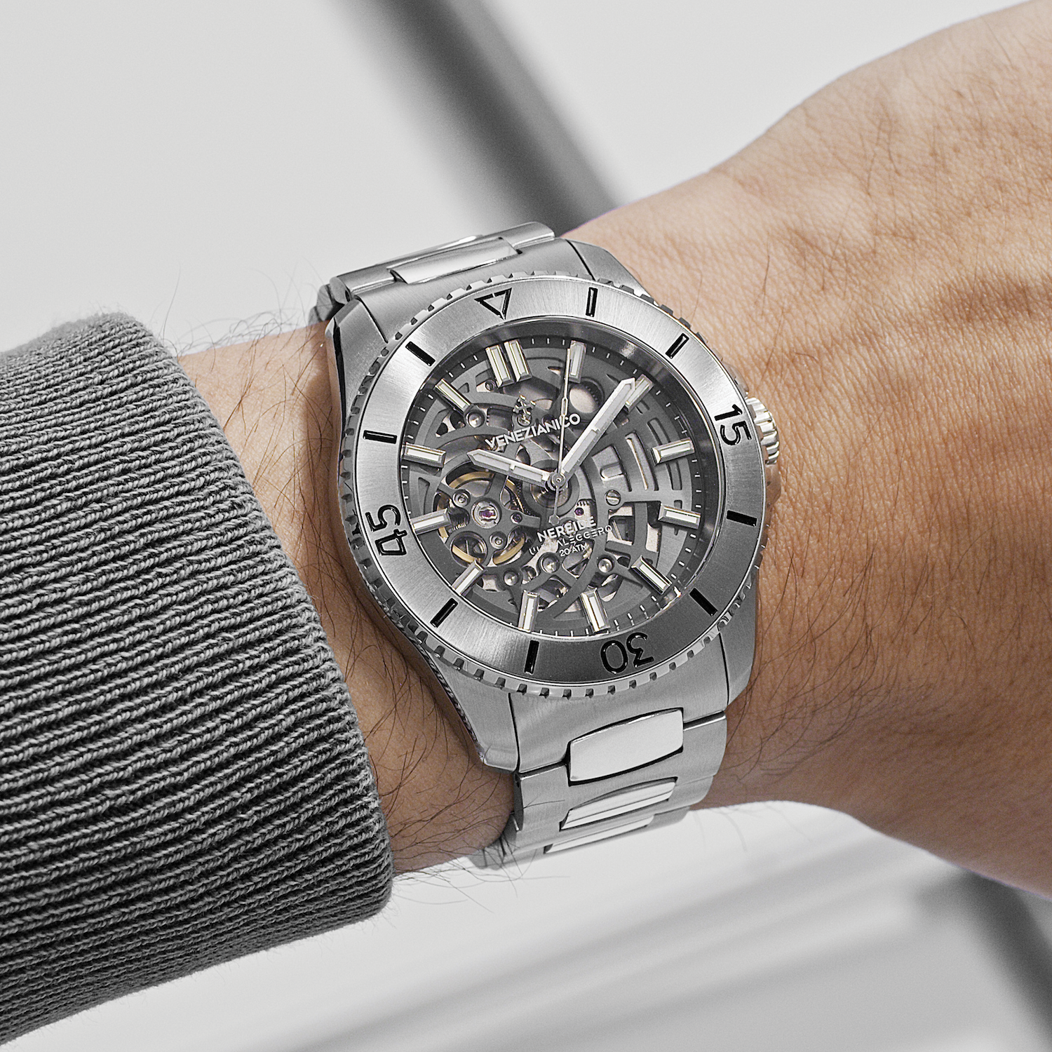 NEREIDE ULTRALEGGERO 42 silver con bracciale canova indossato - 3921508C