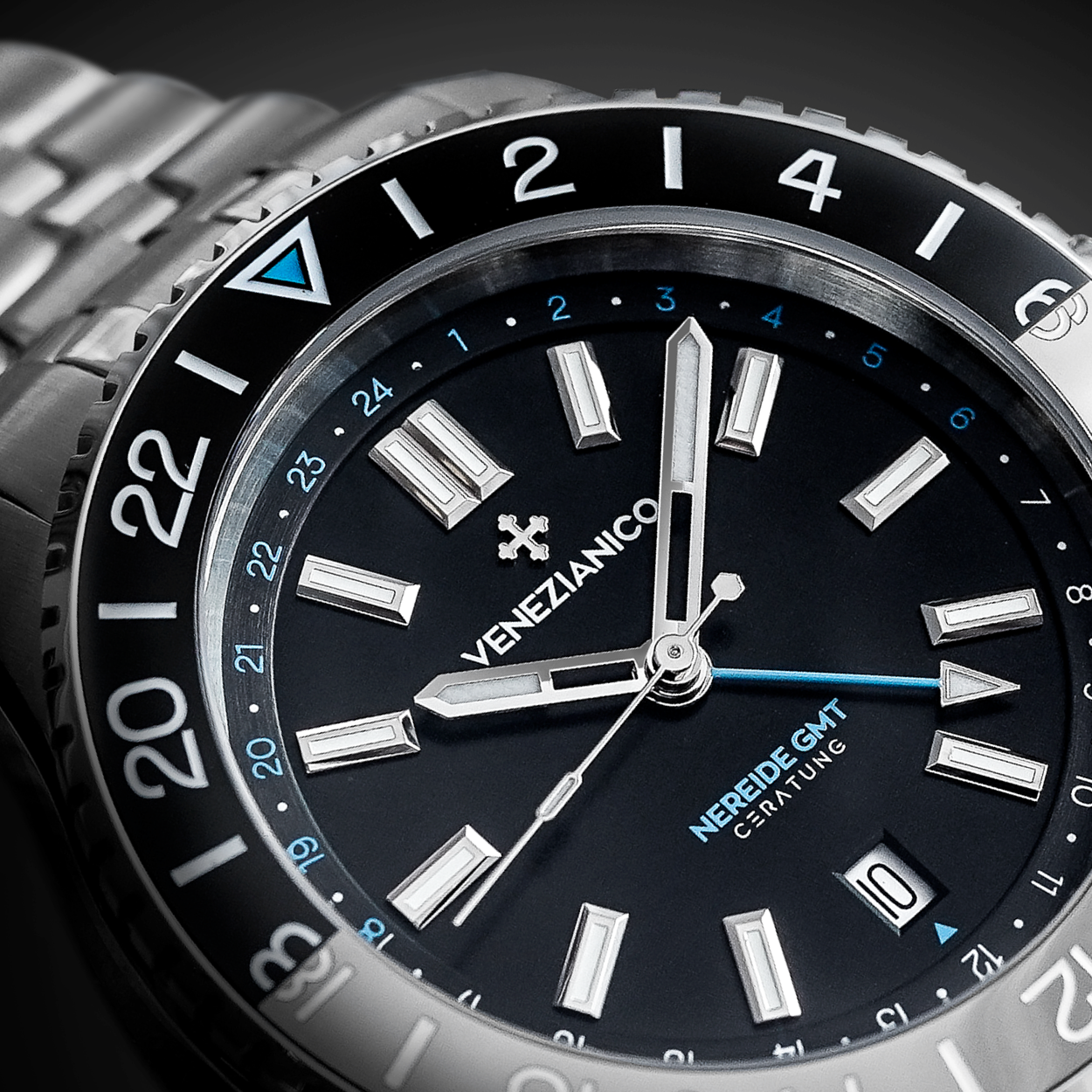 focus su quadrante gmt ceratung e unetta a 24 scatti bidirezionale