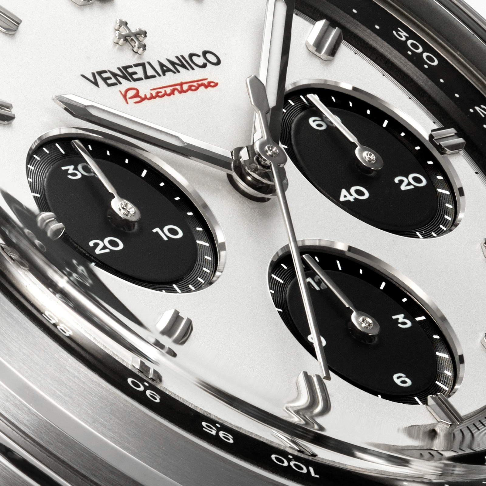 BUCINTORO 42 dettaglio quadrante bianco e nero cinturino in pelle grigia - 8221510