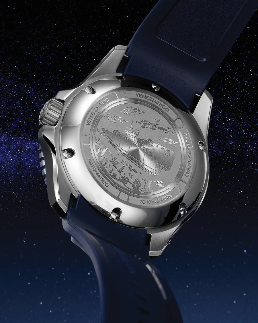 fondello inciso sottomarino nereide avventurina con sfondo cielo stellato