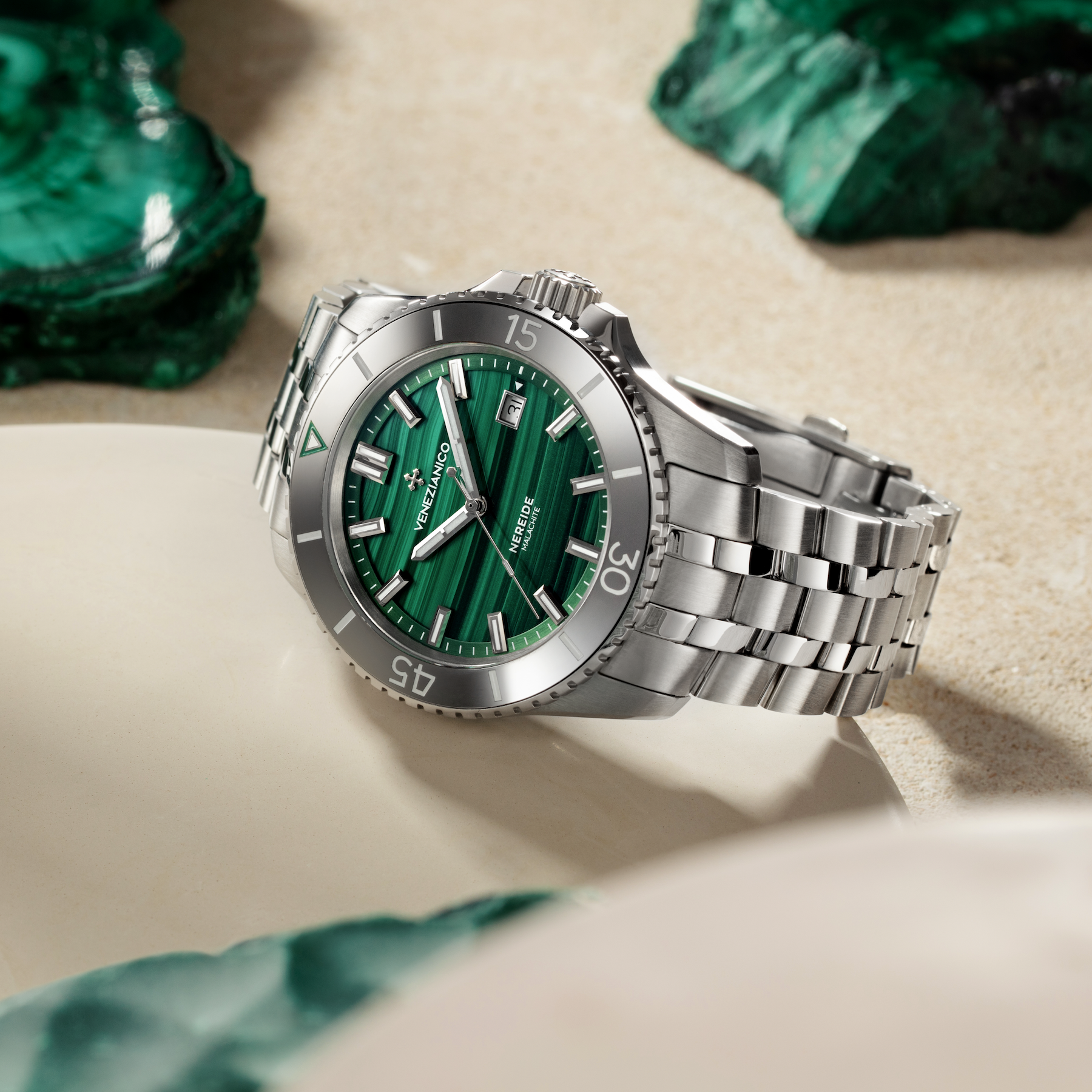 NEREIDE MALACHITE con sfondo pietre preziose- 4521544S