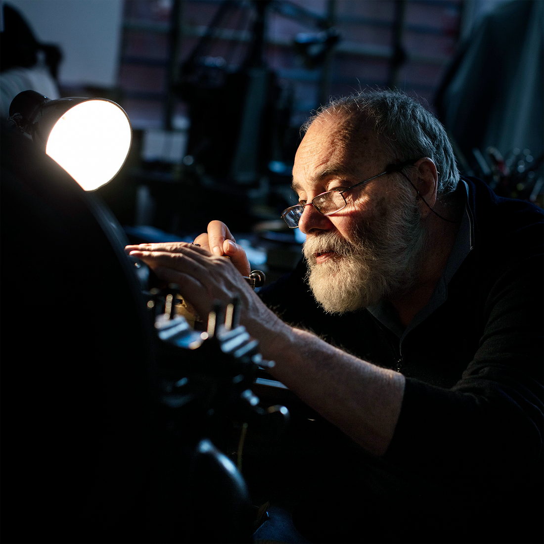 primo piano maestro renzetti all'opera