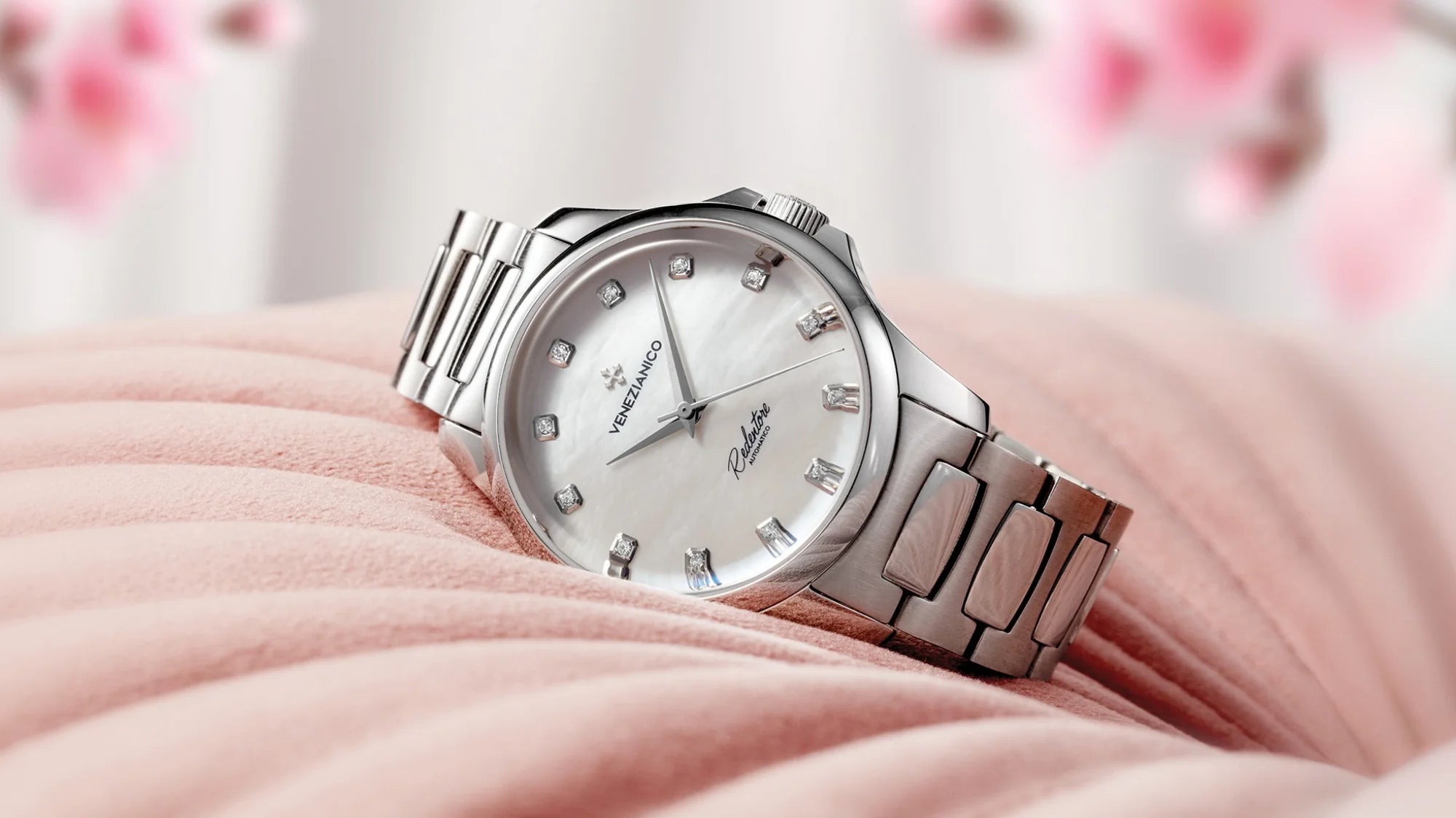 venezianico redentore diamante appoggiato su cuscino