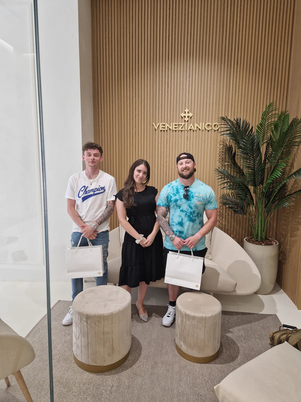 Clienti nel giorno dell'inaugurazione del Venezianico atelier a San Donà di Piave