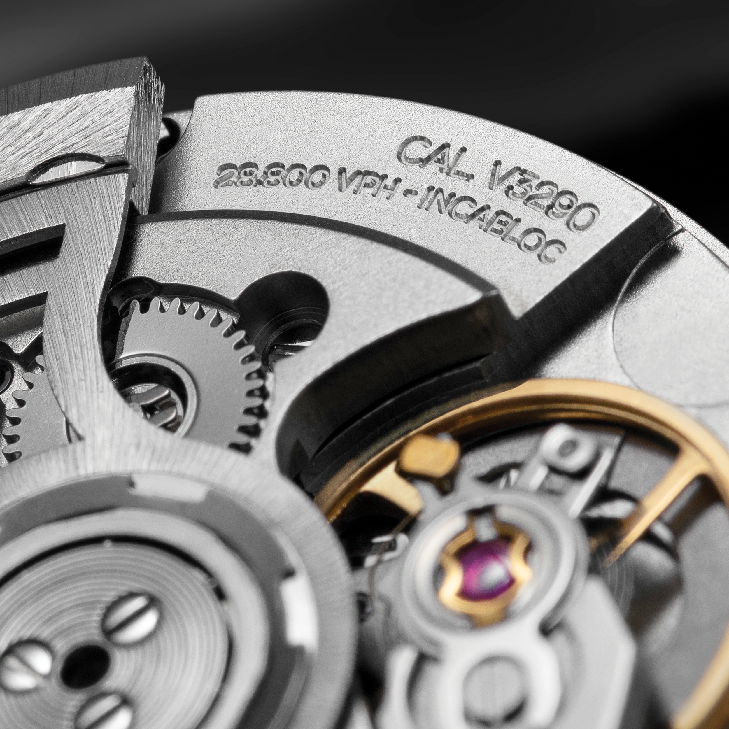 Nereide GMT Ceratung™ dettaglio calibro soprod- 4521500S