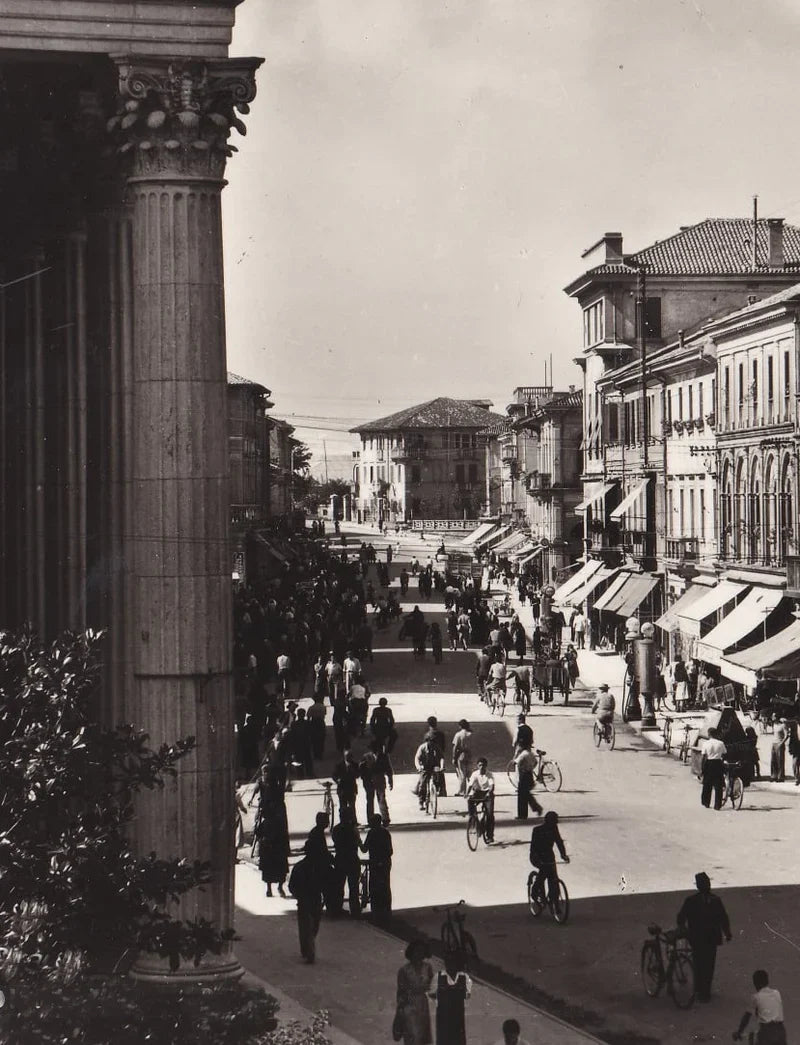 foto storica di corso silvio trentin a san dona di piave negli anni cinquana